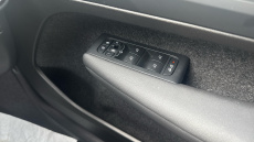 Volvo XC40 2.0 B3P Ultra Dark 5dr Auto Petrol Estate